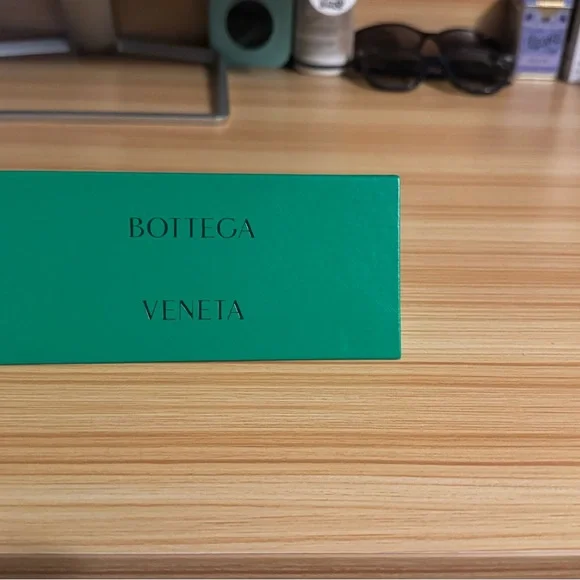 Bottega Veneta Green Sunglasses - New with box and authenticity tag. Never worn. BOTTEGA VENETA BV1273S 007 Havana Gold Green Acqua Earrings  main image 2